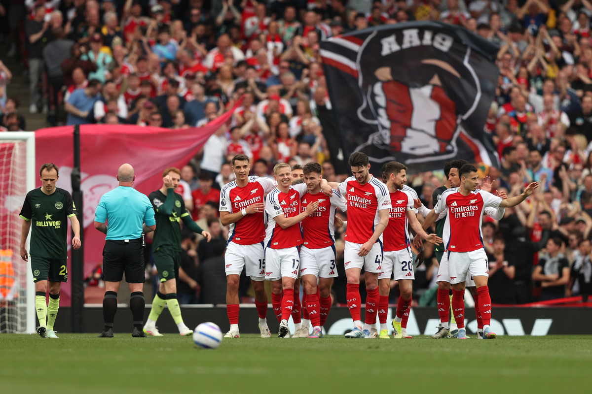 上线12天，《拂晓》声明“从未举报同行”，相关负责人解释渊源