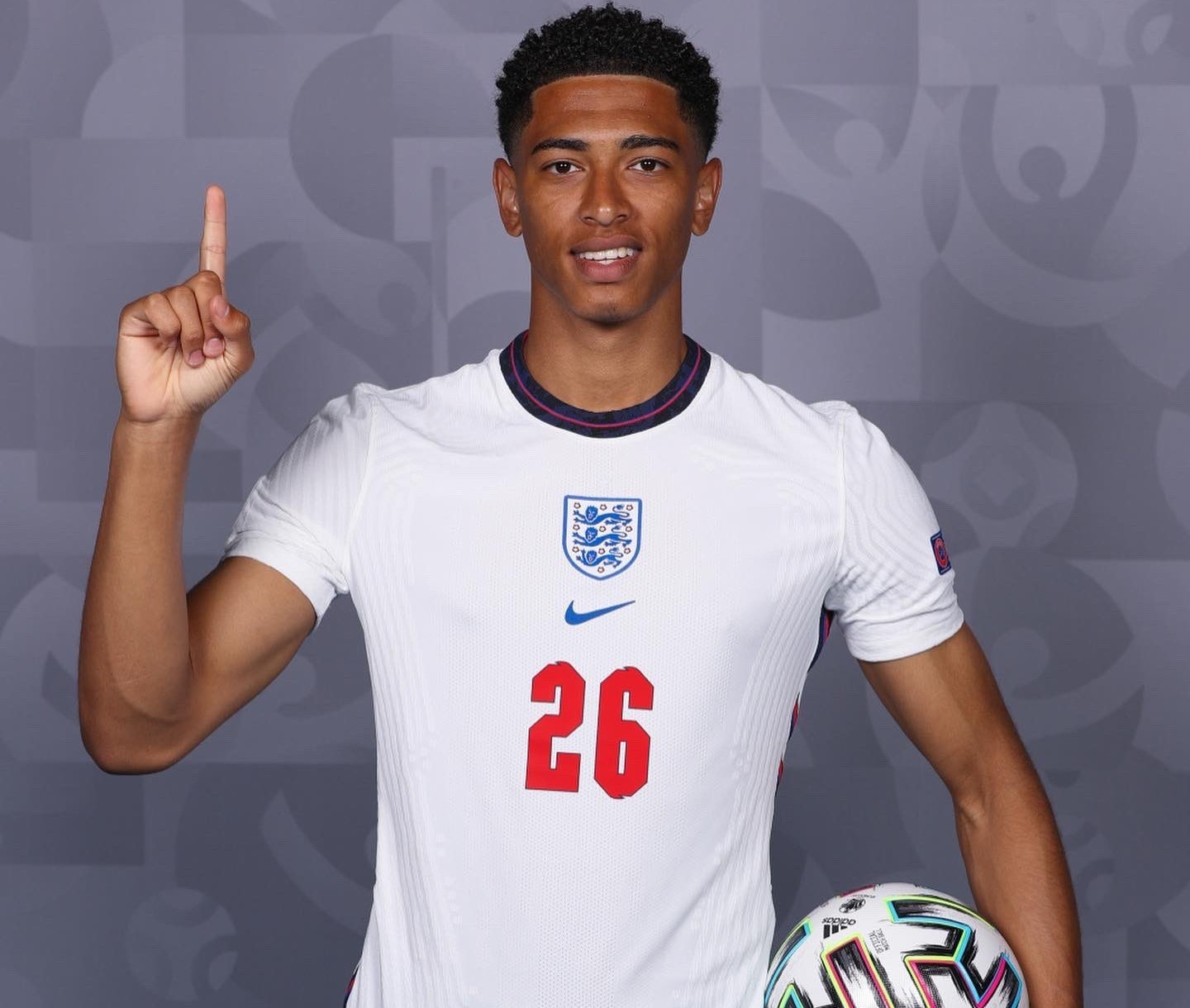 一日英超动向：曼城迅速买下格伊，鲁尼称利物浦会给阿隆索机会