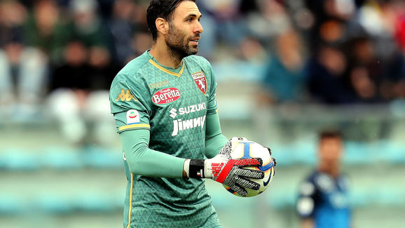 曝皇马战巴萨姆巴佩进替补席待命 最后一训已参加合练