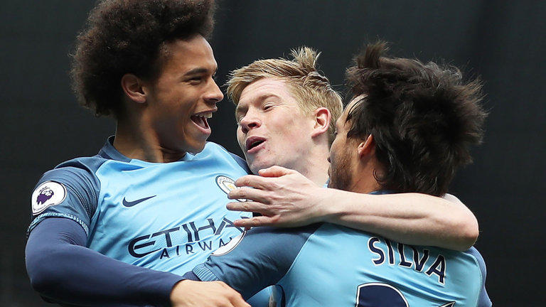 《碧蓝航线》2025冬日快闪点燃玩家热情 三城线下嘉年华圆满落幕