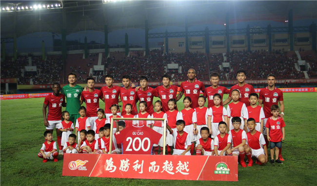 2-0！3-1！激情一夜，巴萨进8强，米兰翻盘，柏